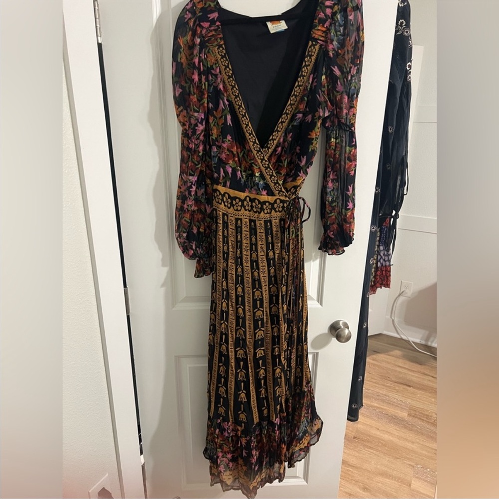 FARM Rio Black Floral Long Sleeve Wrap Maxi Dress- HARD TO FIND!!
PRICE IS FIRM